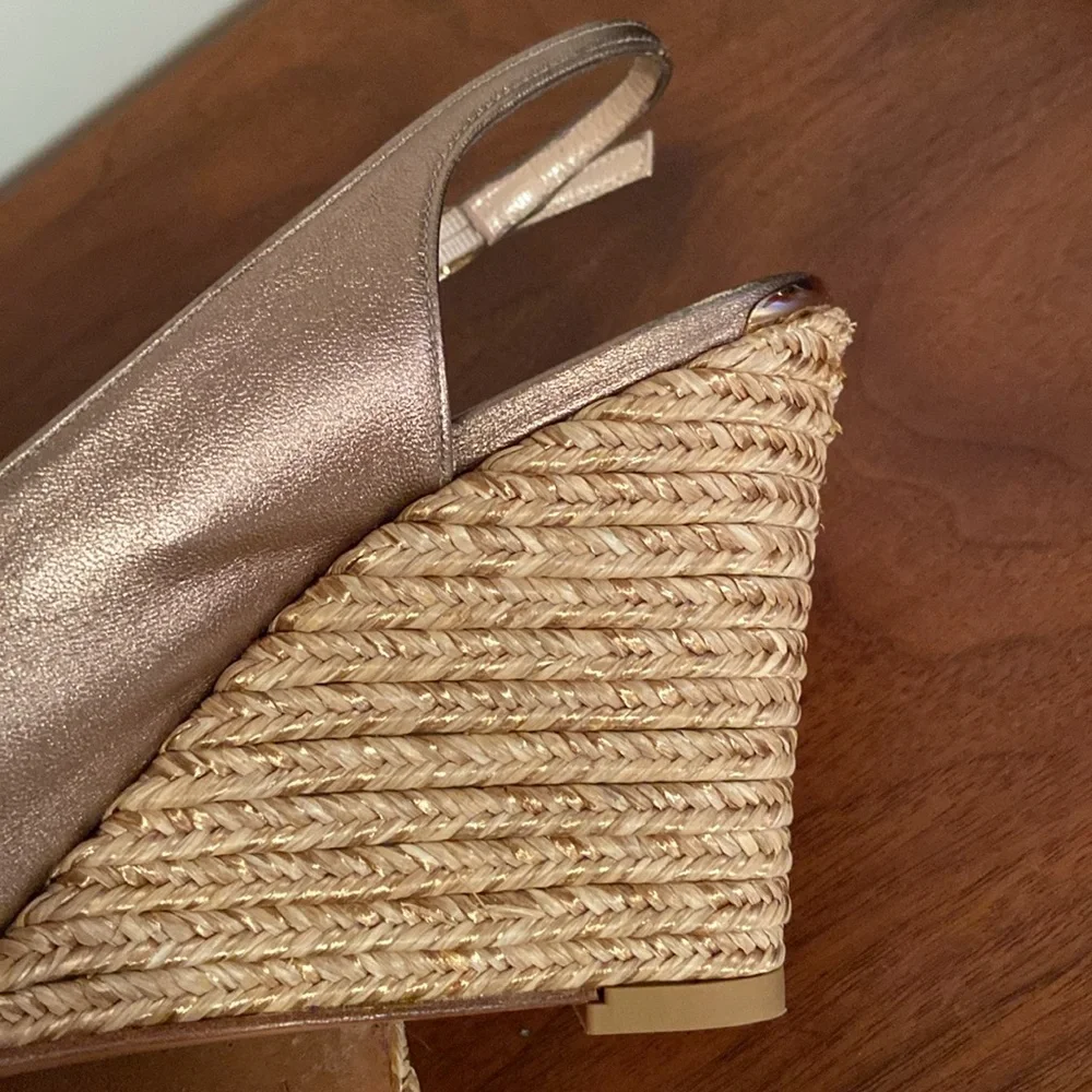 Stuart Weitzman - Picture 7 of 15